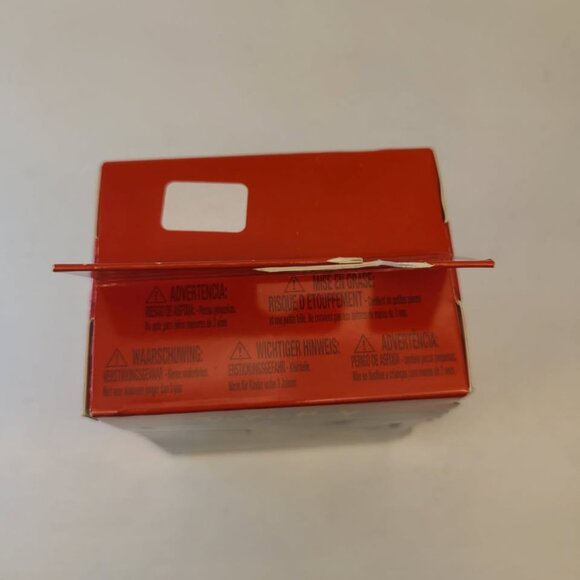 Pokemon Select Collection Series 1 Pikachu 2-Inch Mini Figure - Picture 6 of 6